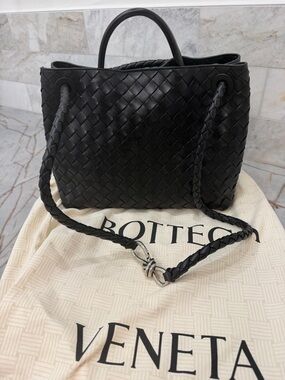 Bottega Veneta Black Andiamo Nappa Shoulder Bag.BNWB w silver hardware receipt
